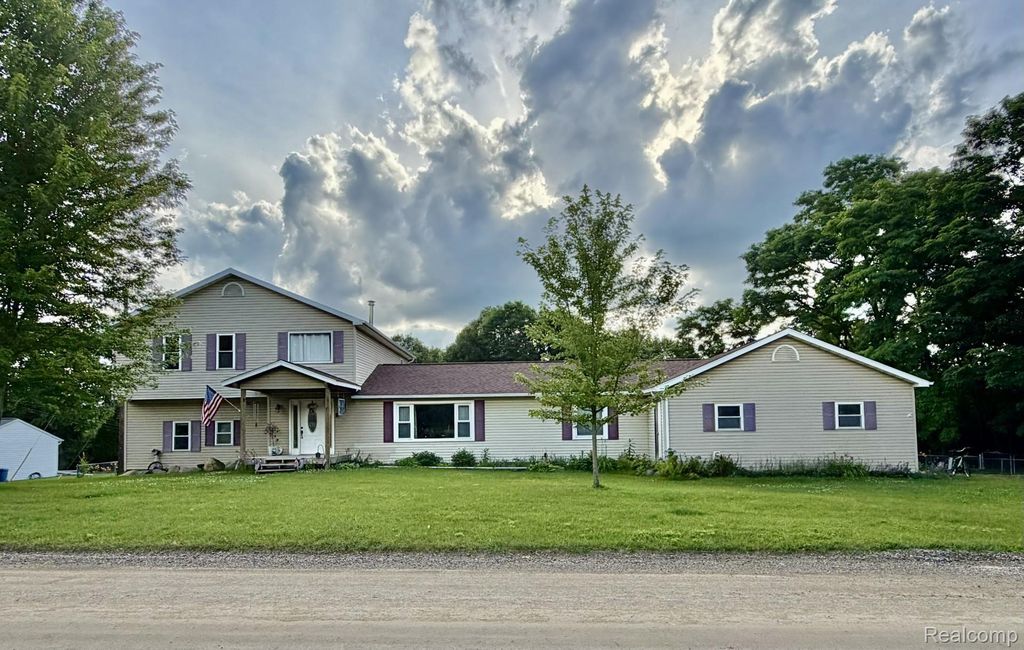 4070 Blood Road, Metamora township