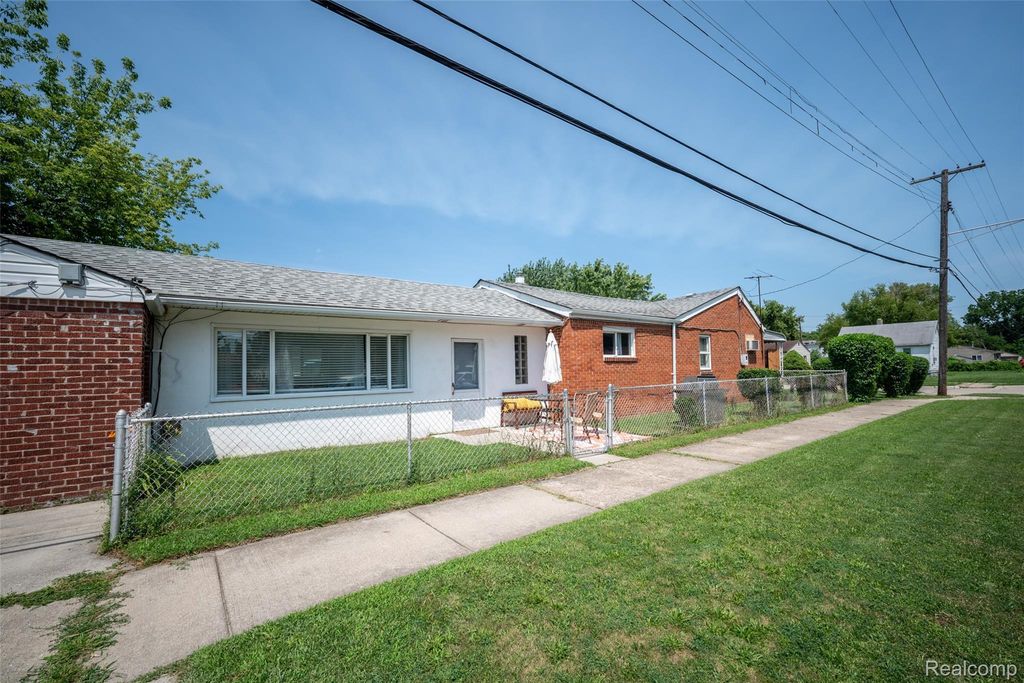 5990 Jackson Street, Taylor city