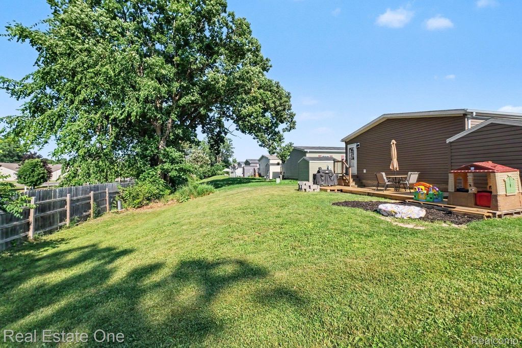 6548 Prince Blvd, Tyrone township