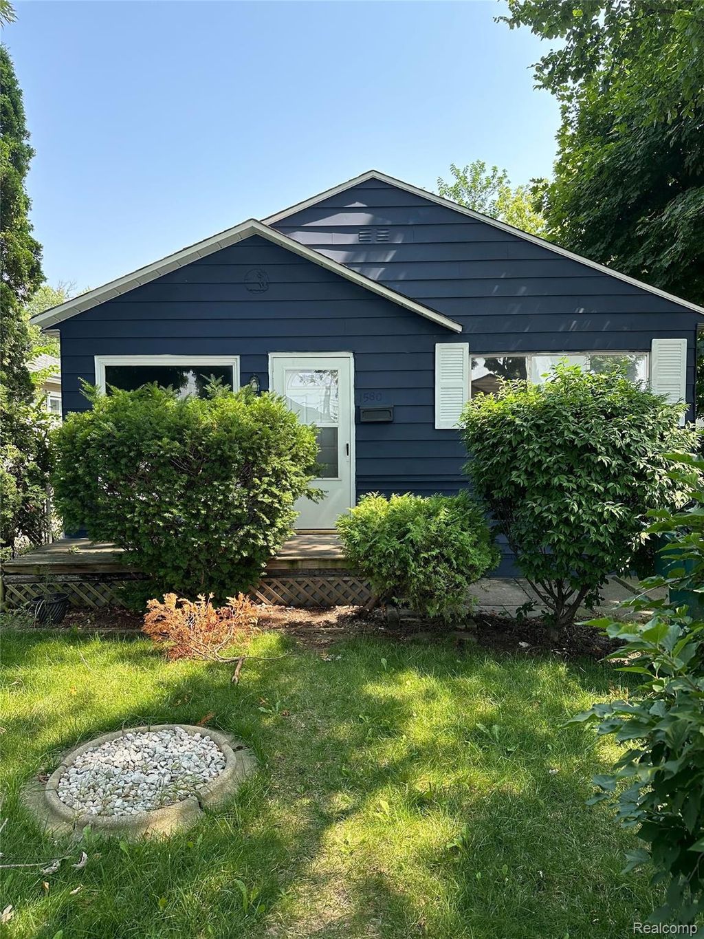 1580 University Avenue, Lincoln Park city
