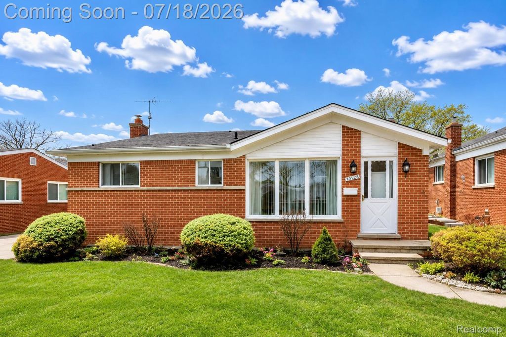 23223 Panama Avenue, Warren city