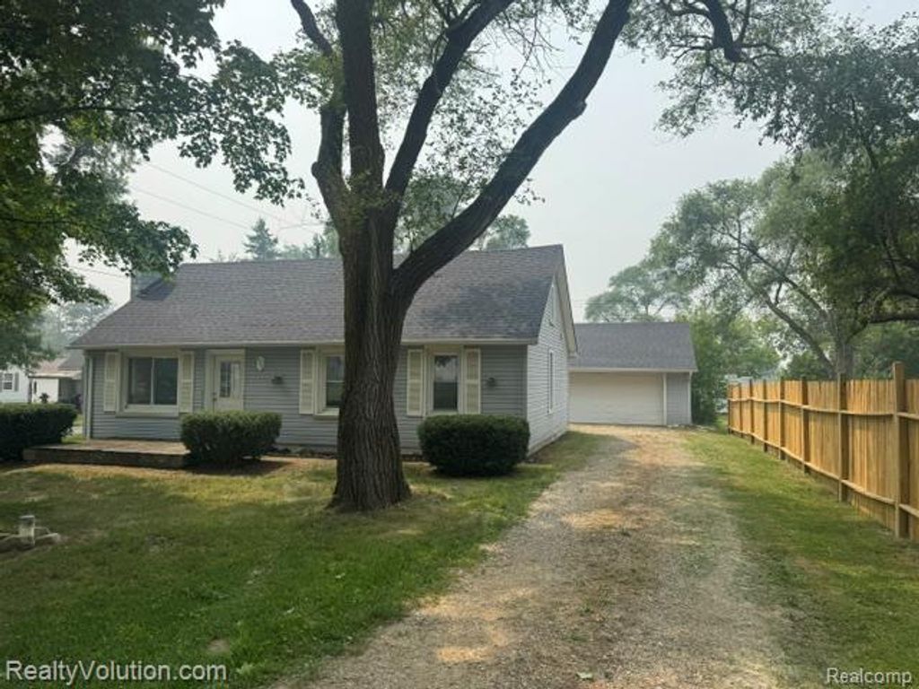 125 Rule Road, Imlay township