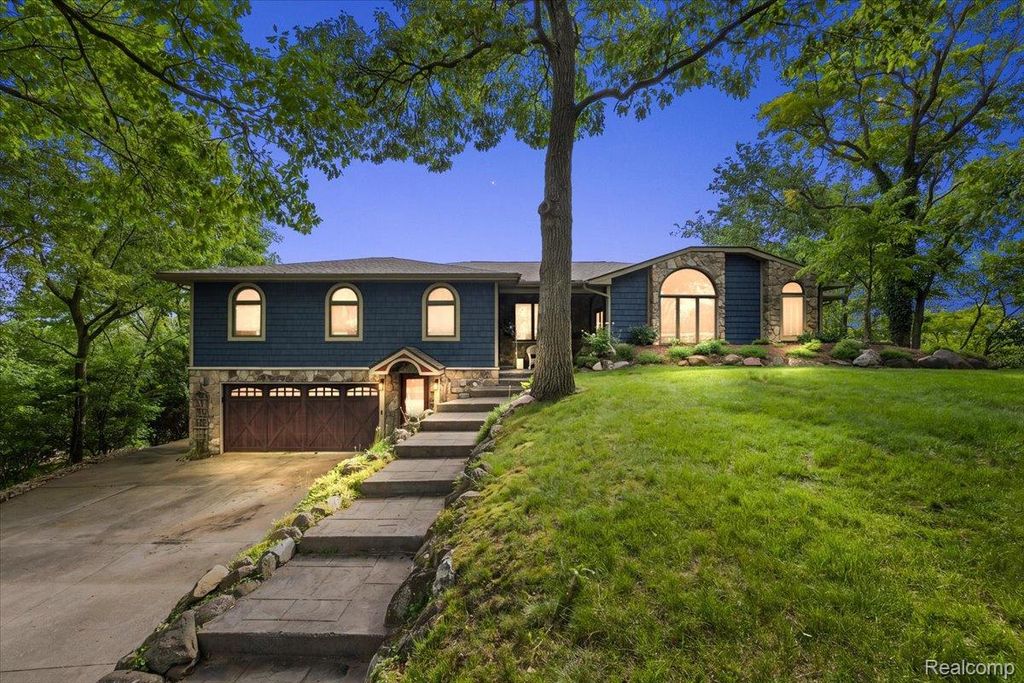 7291 Parkwood Drive, Tyrone township