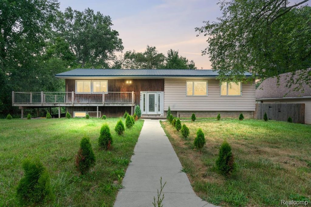 5670 Kinneville Road, Onondaga township