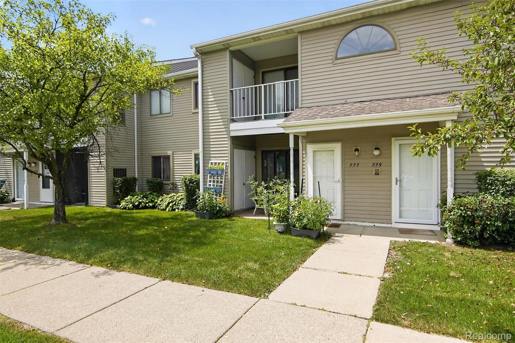 777 Clubhouse Drive 2, Ypsilanti