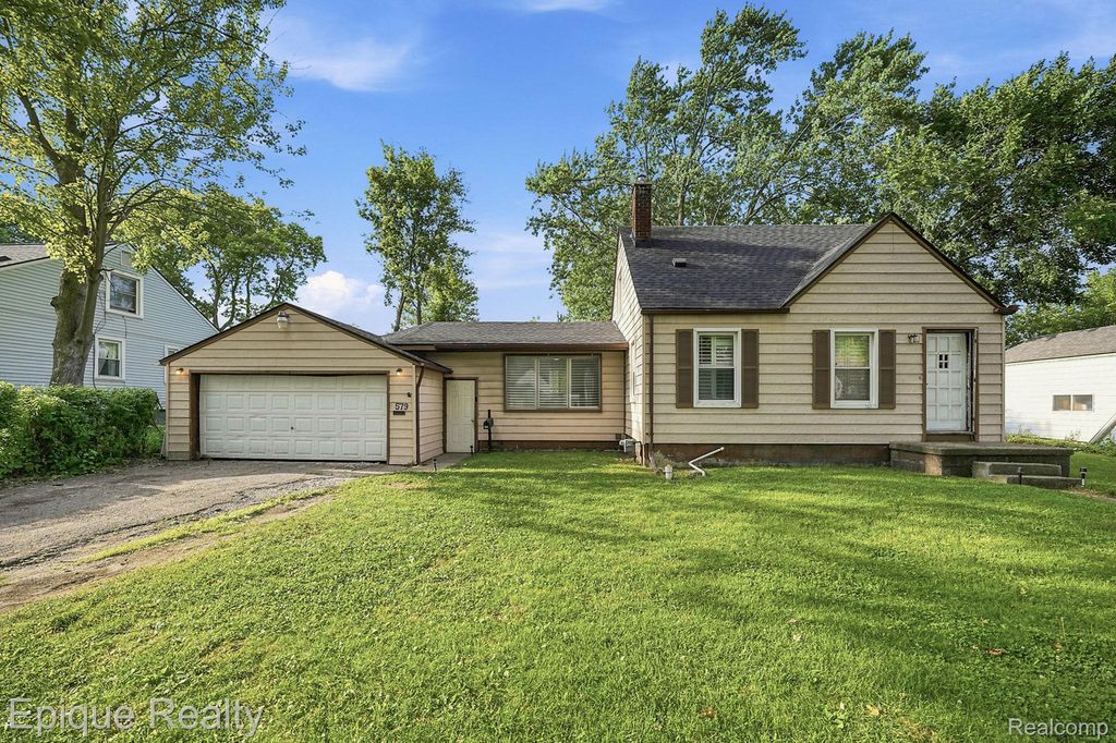 579 Lebaron Avenue, Pontiac city