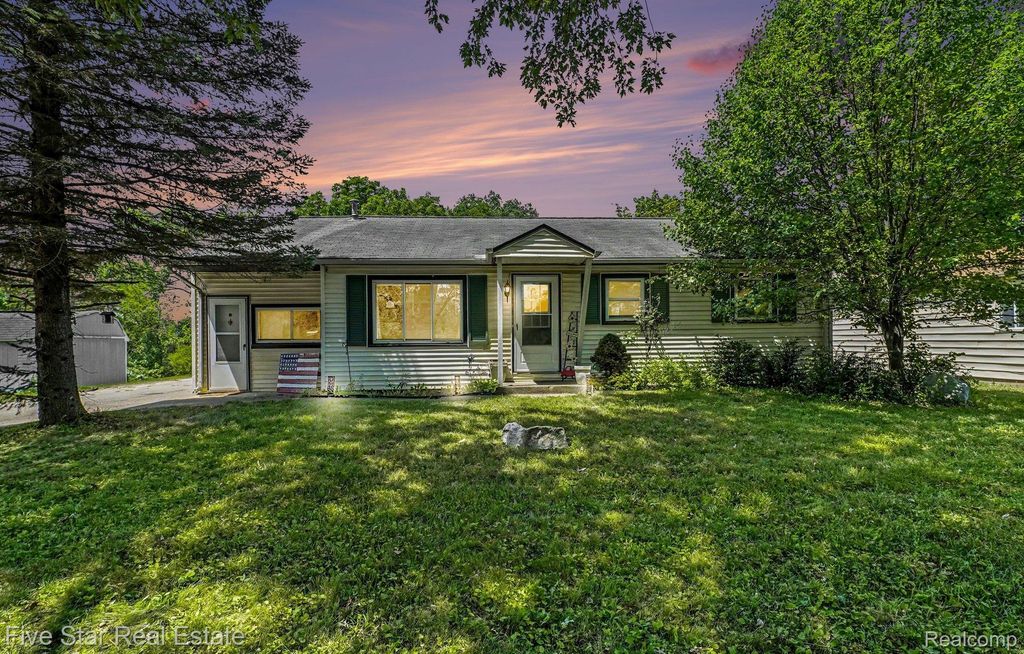 14506 Eddy Lake Road, Fenton city
