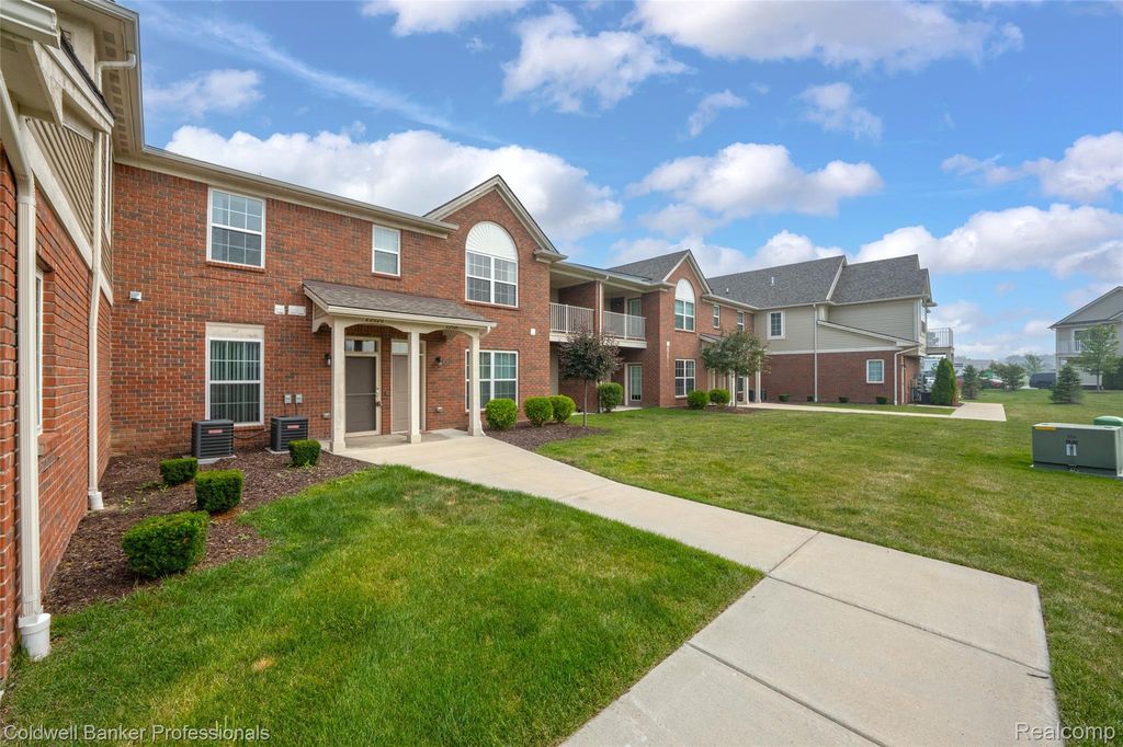 22026 Andover Drive, Macomb township