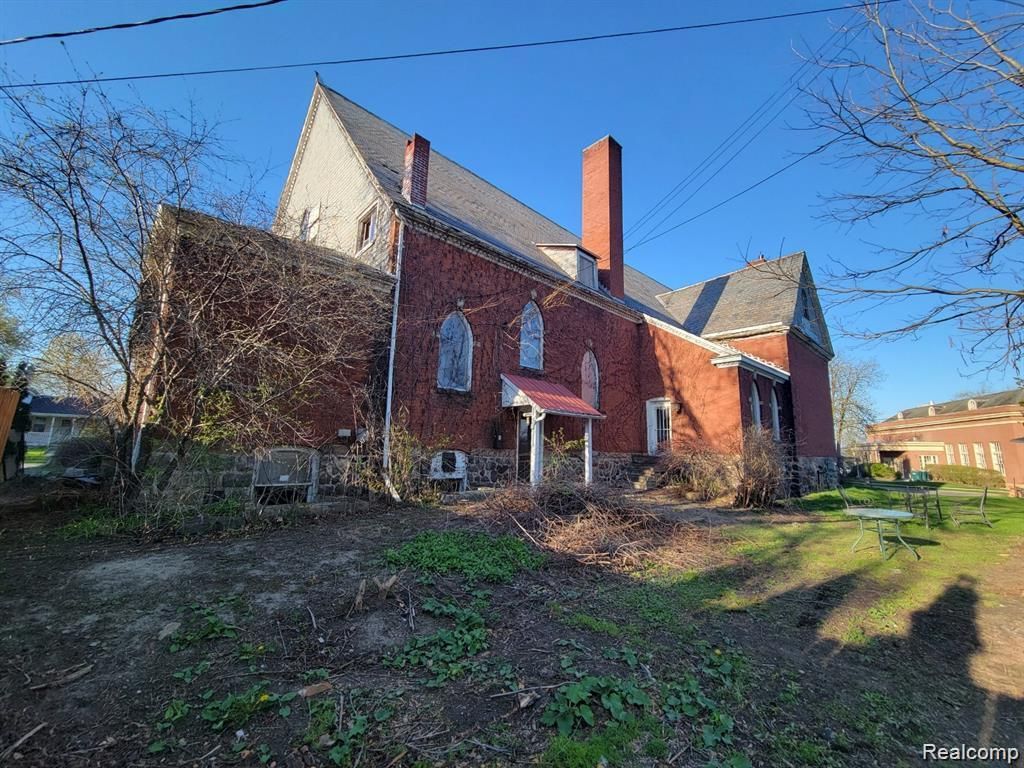 349 N Monroe Street, Lapeer city