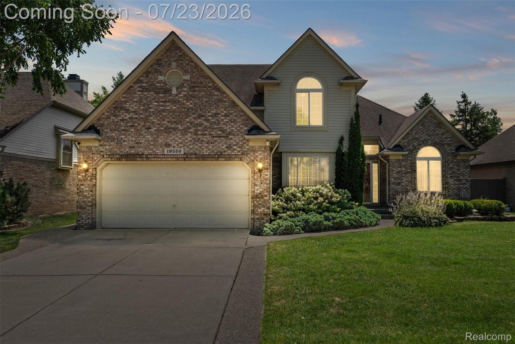 19550 Shorecrest Drive, Clinton charter township