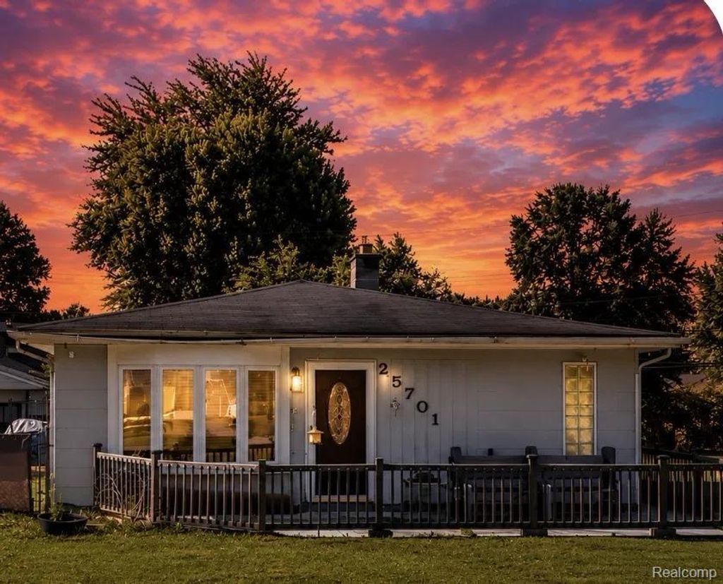 25701 Eton Avenue, Dearborn Heights city