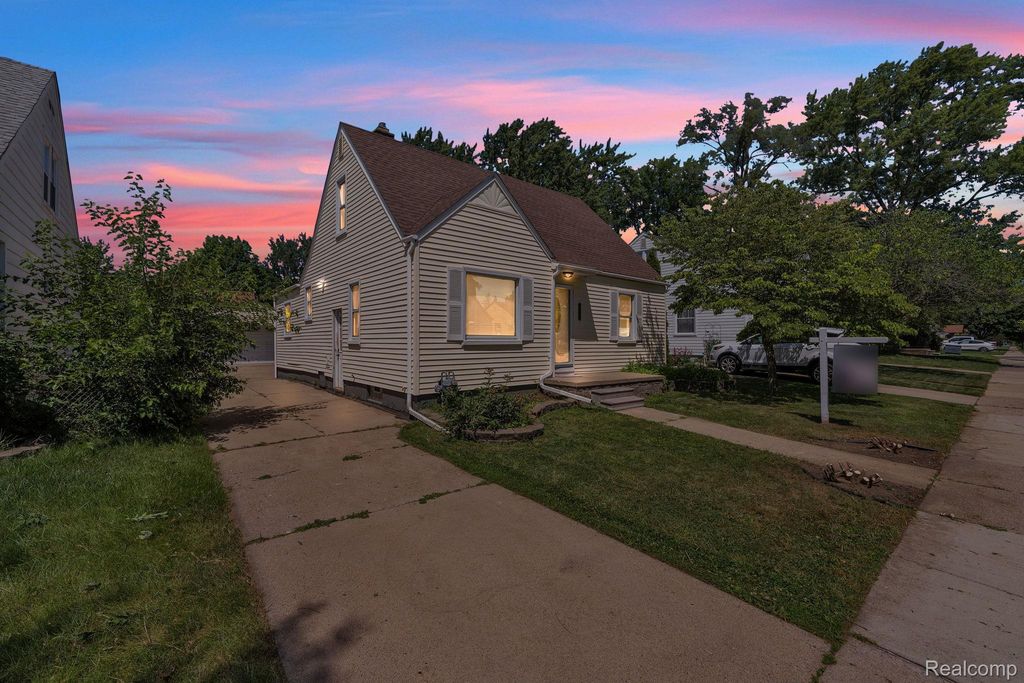 2630 Queen Street, Dearborn city