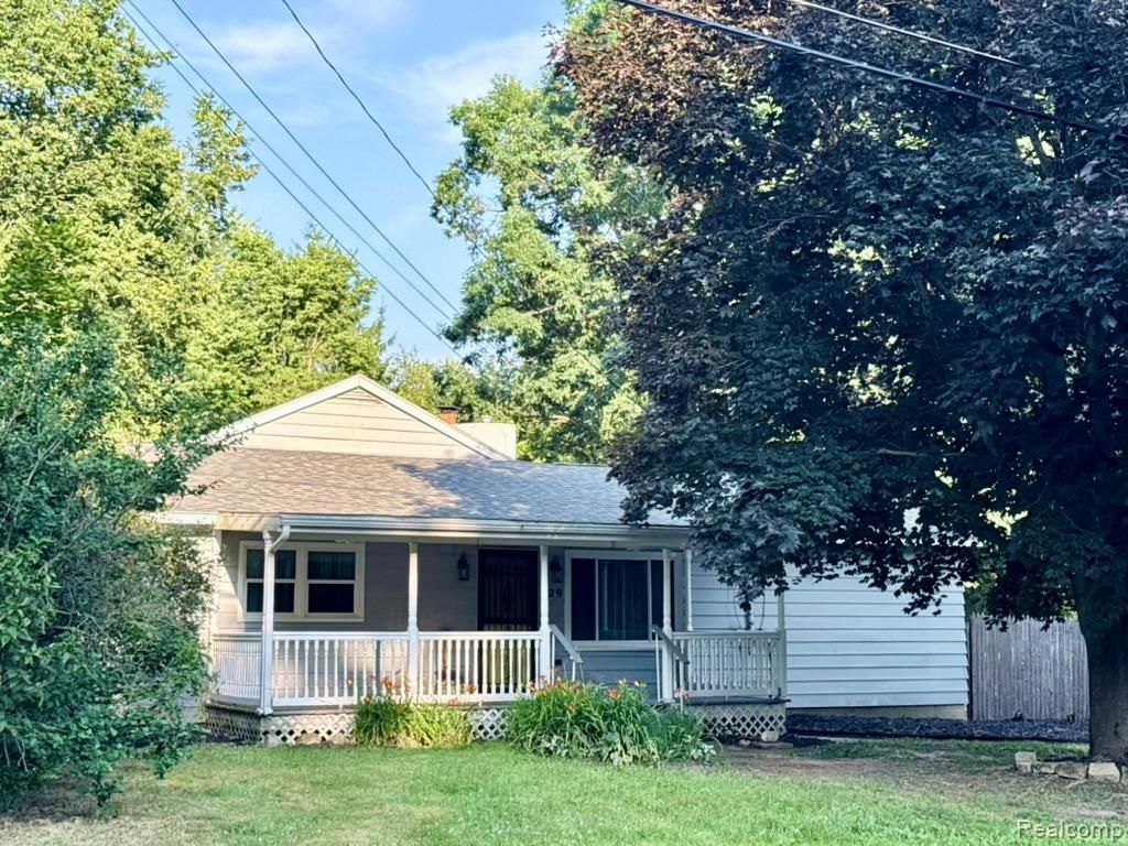 129 Morrow Street, Comstock charter township