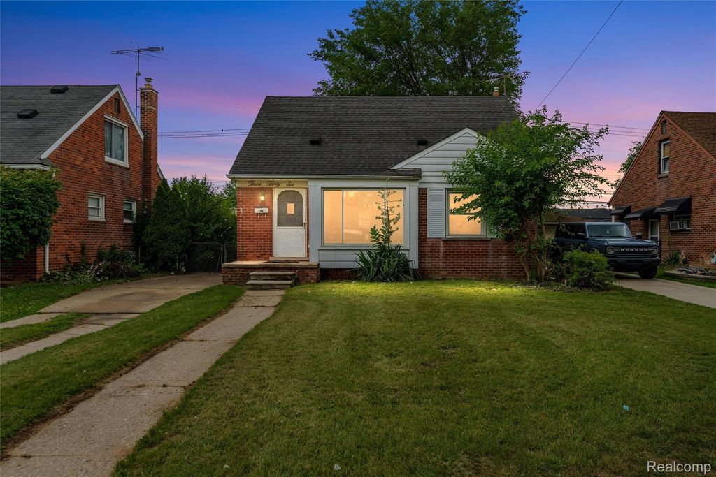 336 Sherbourne Street, Inkster city