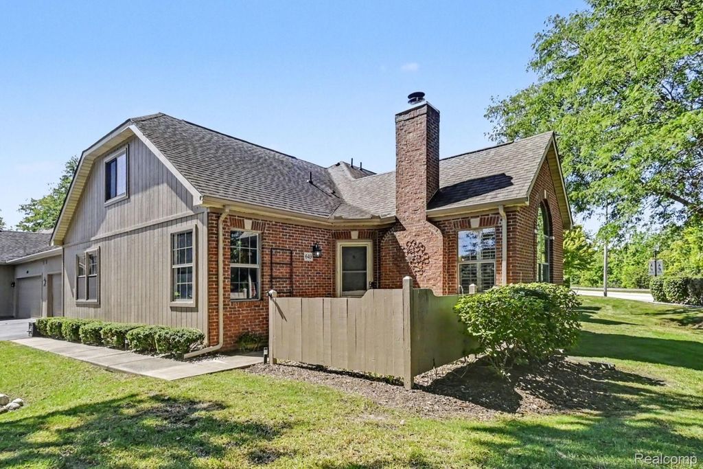649 Perry Creek Drive, Grand Blanc city