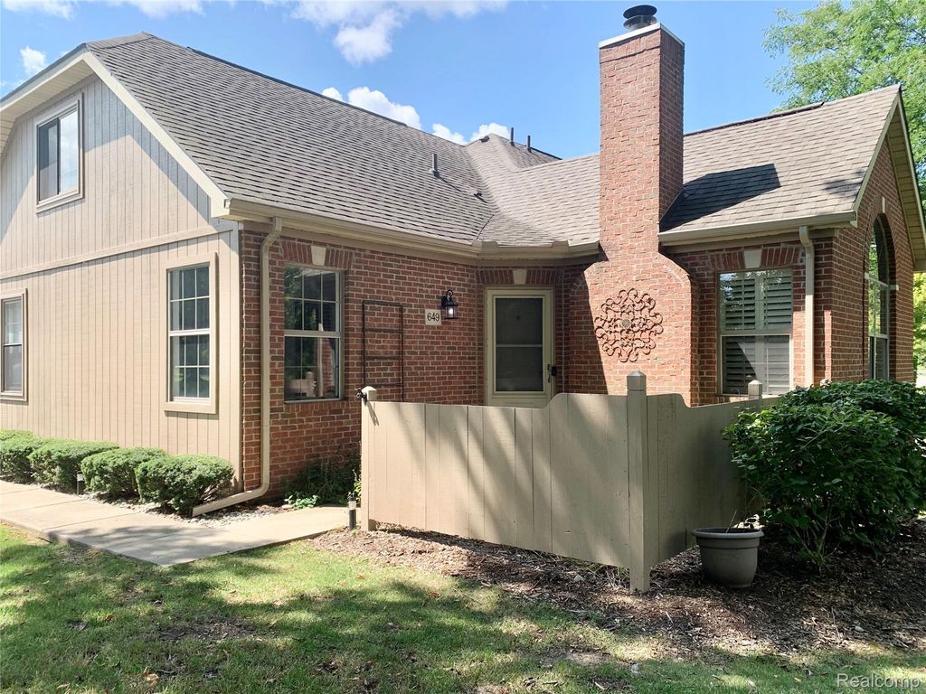 649 Perry Creek Drive, Grand Blanc city