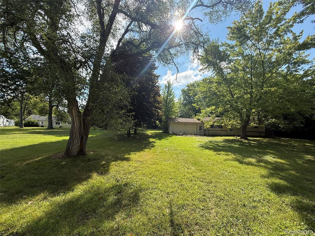 1139 Baldwin Road, Lapeer township