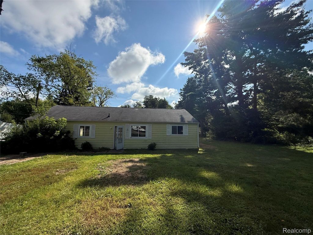 1139 Baldwin Road, Lapeer