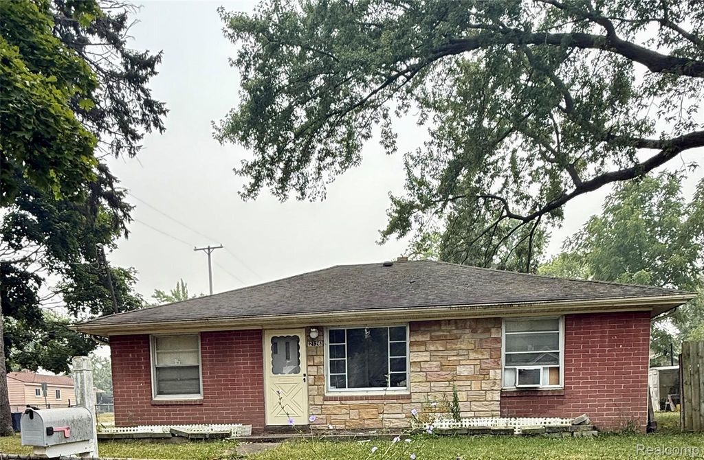 2126 Nebraska Avenue, Flint city