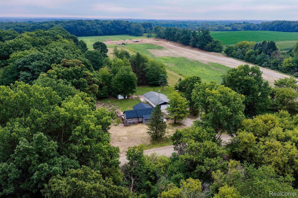 5800 Mack Road, Oceola township