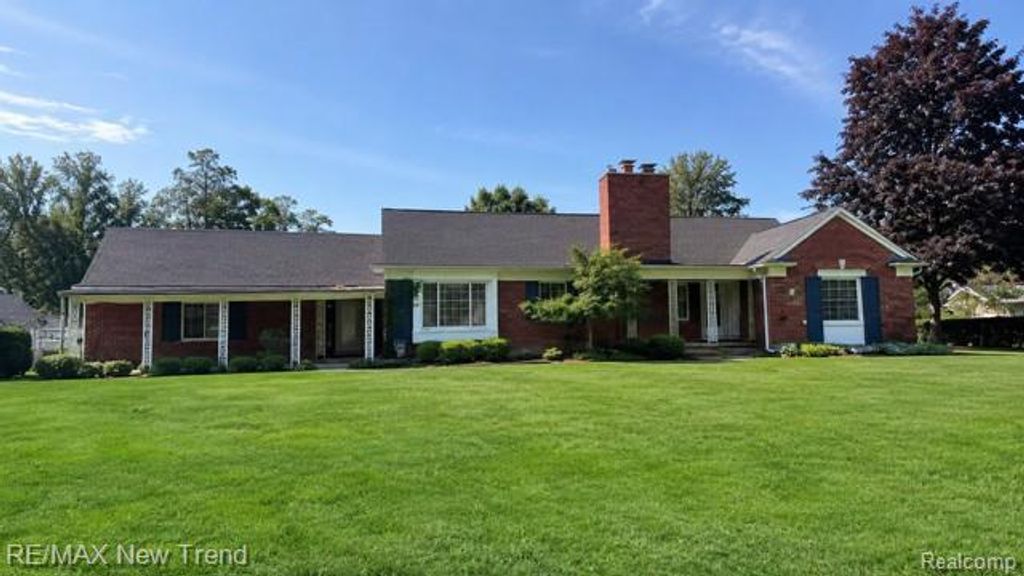 272 Beech Daly Road, Inkster city