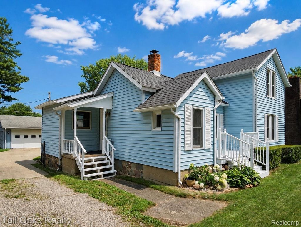 4660 Main Street, Millington village