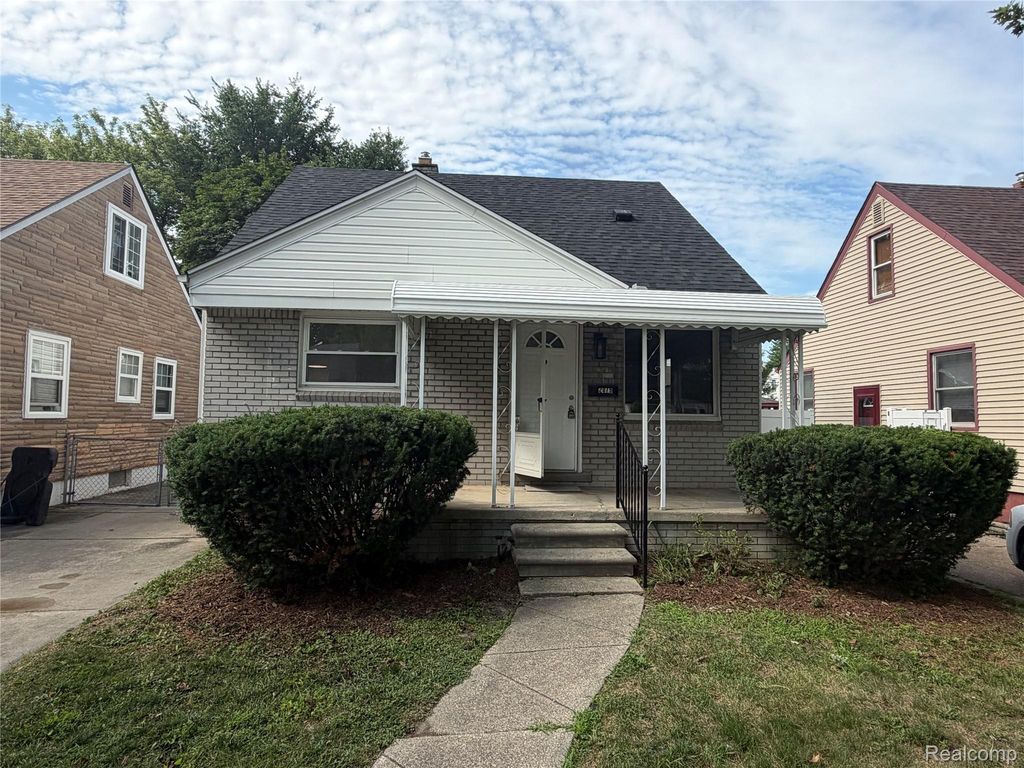 2079 Mclain Avenue, Lincoln Park city