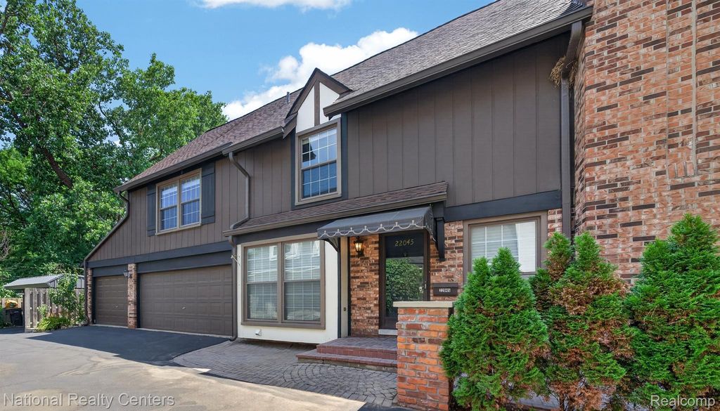 22045 Shore Pointe Lane 60, St. Clair Shores