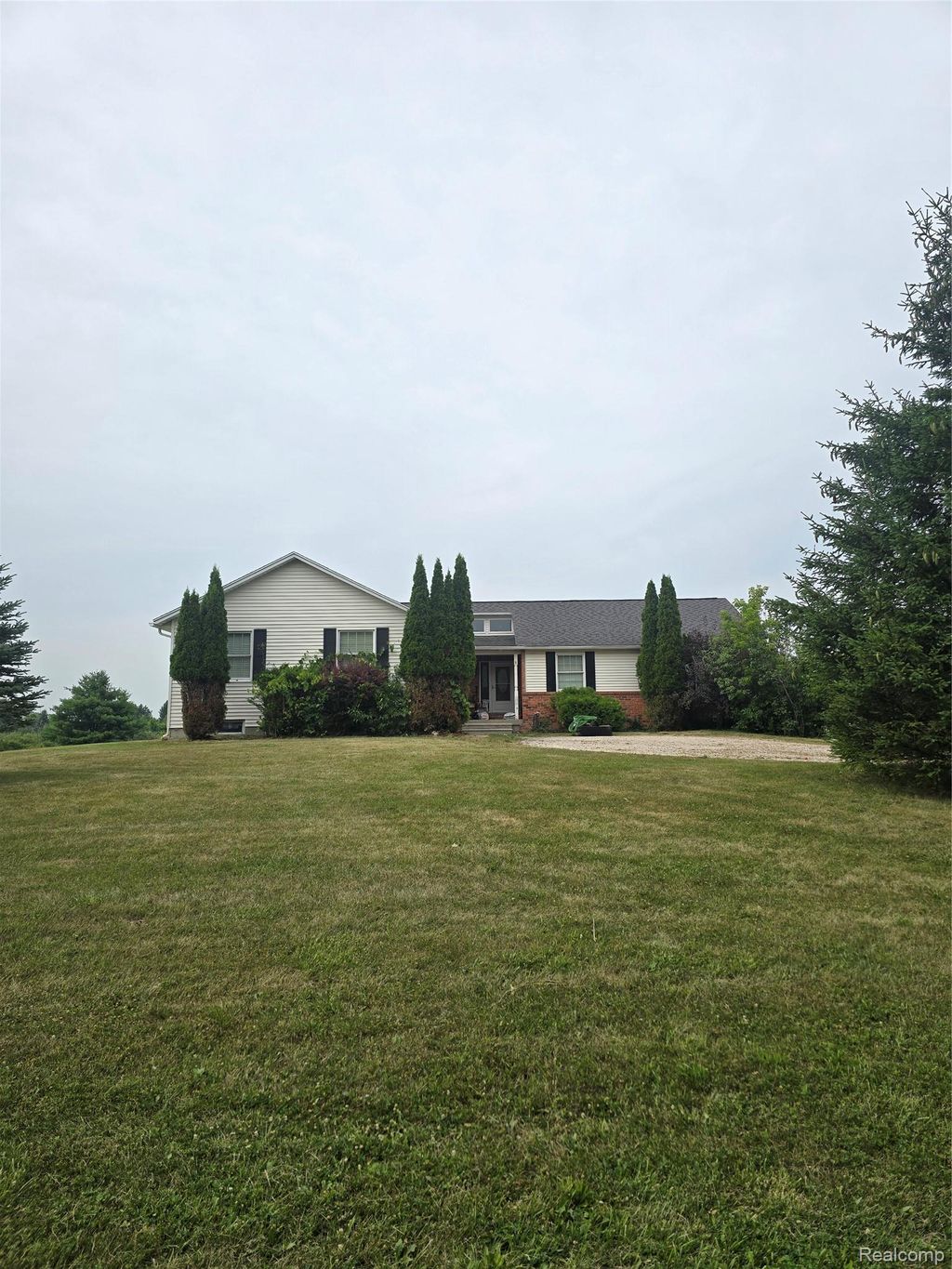 4154 Harris Road, Burtchville township