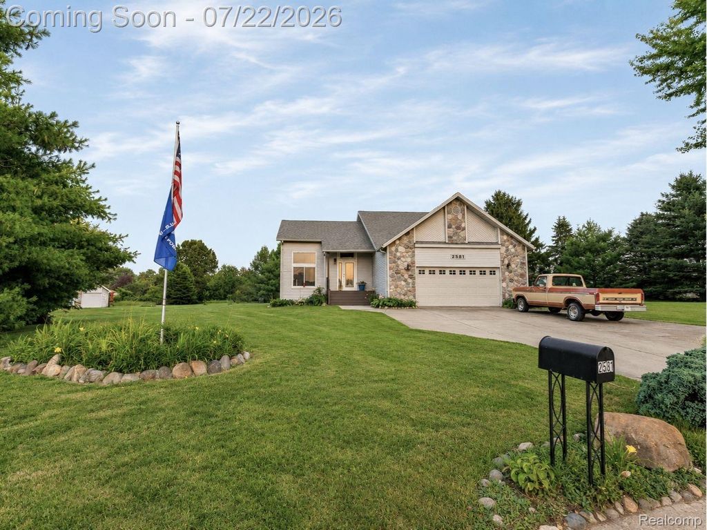 2581 Amy Court, Oxford charter township