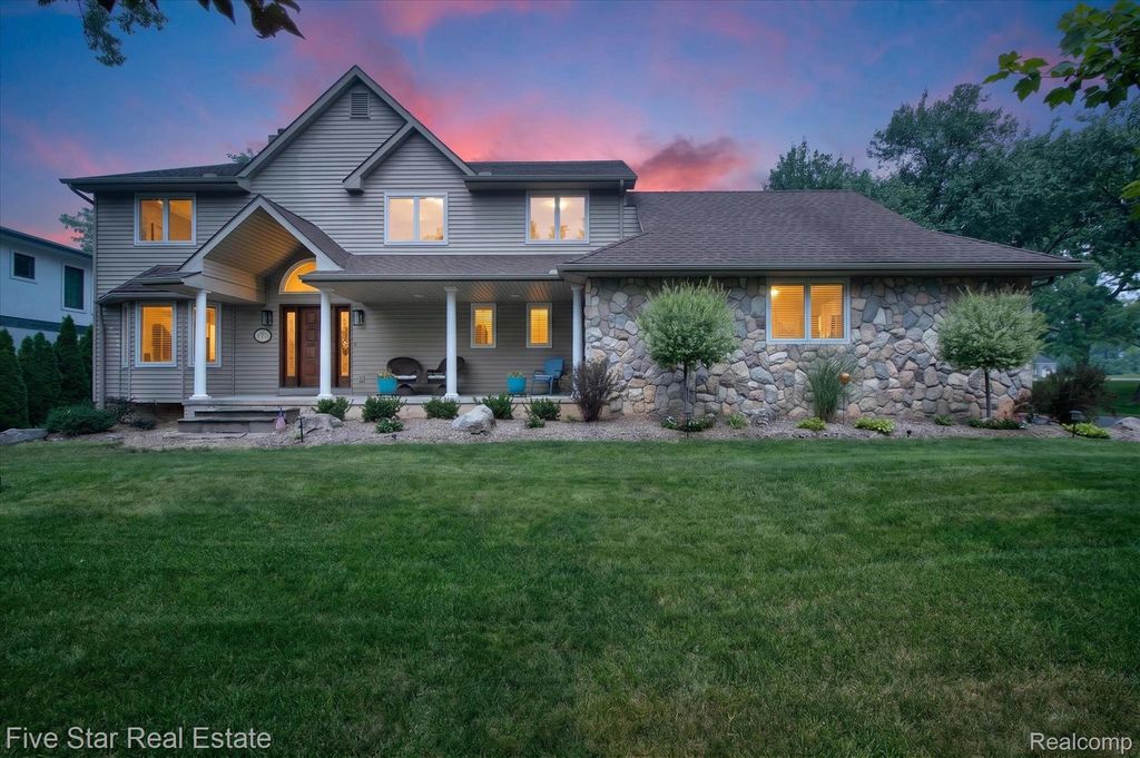 3556 Shady Beach Boulevard, Orchard Lake Village city