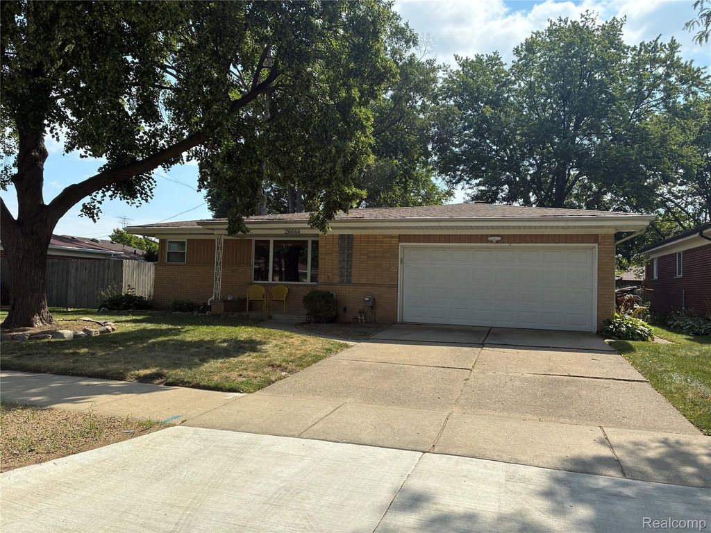 26644 Marilyn Avenue, Warren city