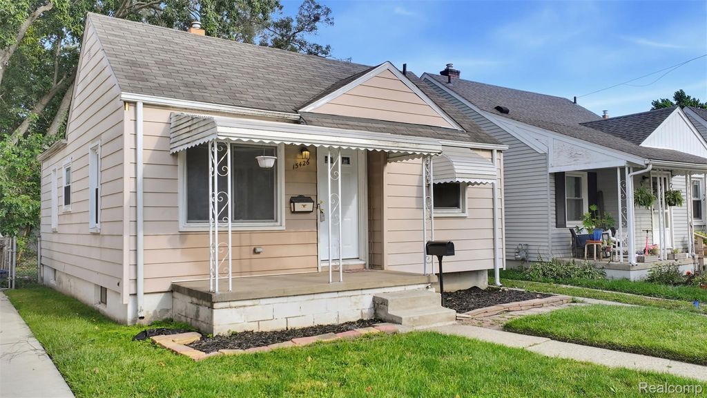 15426 Wakenden, Redford charter township