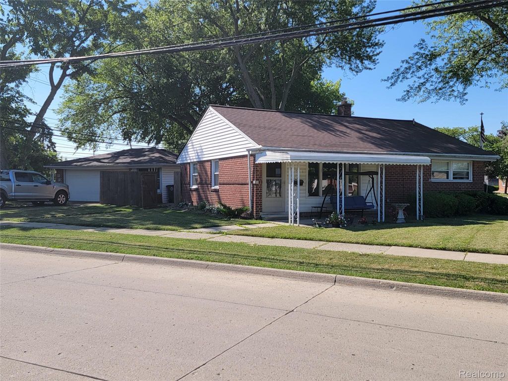 18511 Wendy, Riverview city