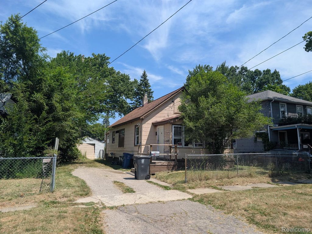 934 Barrie Avenue, Flint city