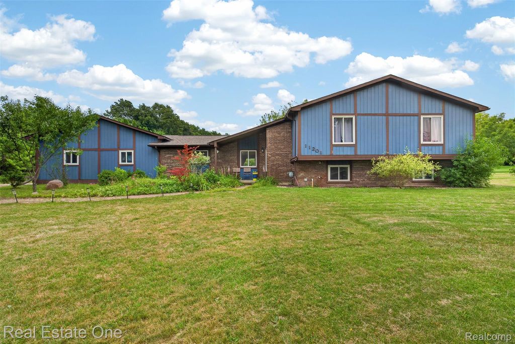 11201 Horton Road, Holly