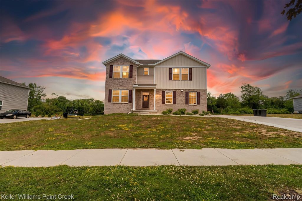 8353 North Oaks Court, Grand Blanc charter township