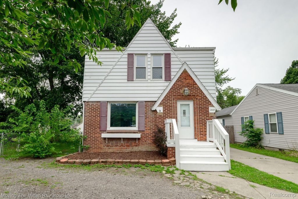 2037 Vivian Road, Frenchtown township
