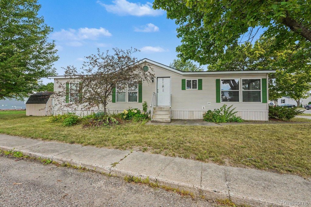 17128 Detroiter Ave, Springfield charter township