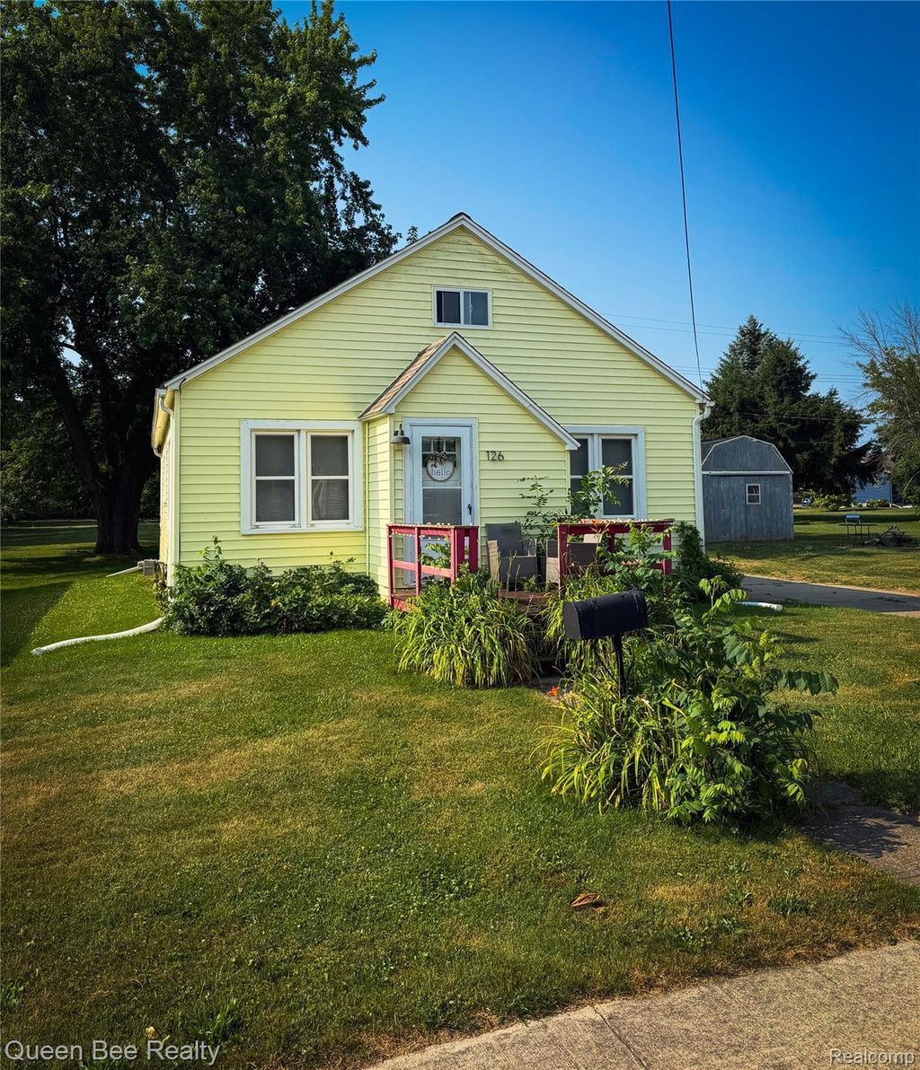 126 Bartlett Street, Harbor Beach city