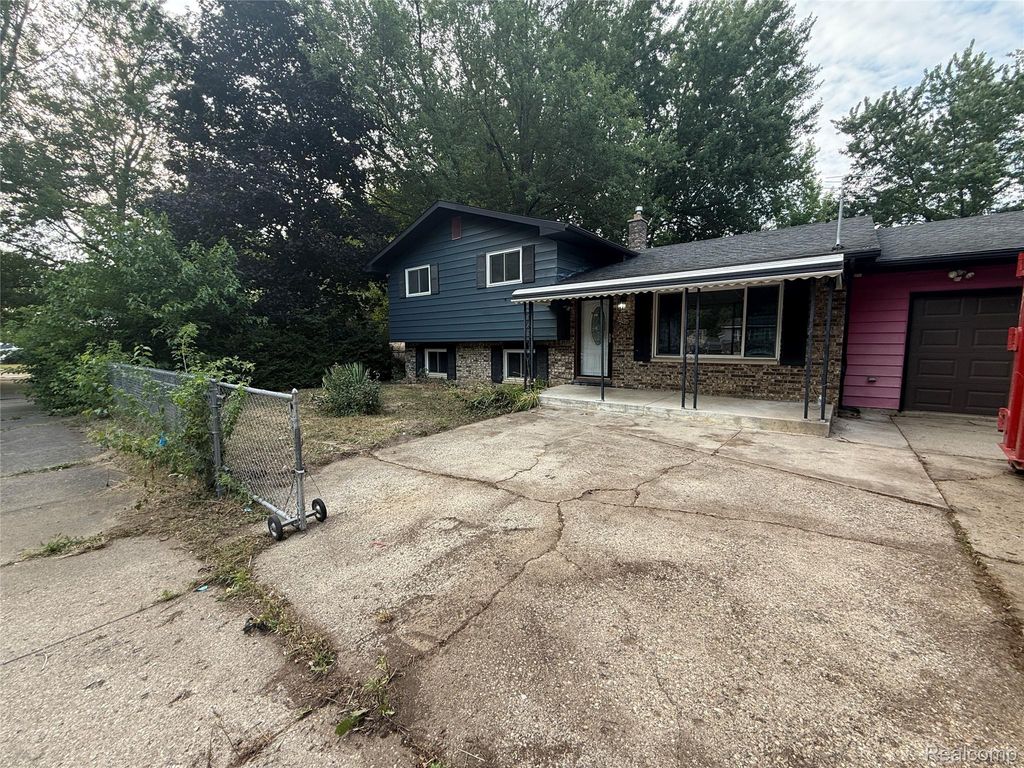 3308 Spring Valley Drive, Flint
