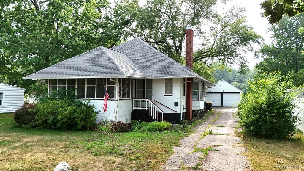 118 Commercial Street, Chesaning village