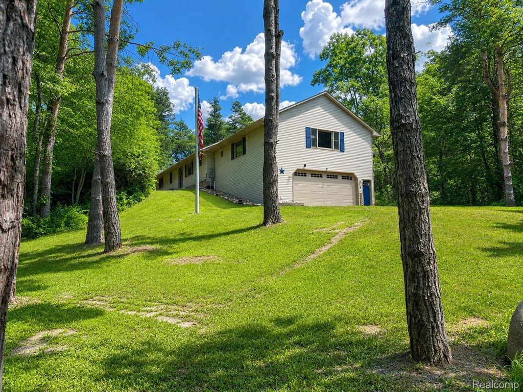 10201 Washburn Road, Hadley township