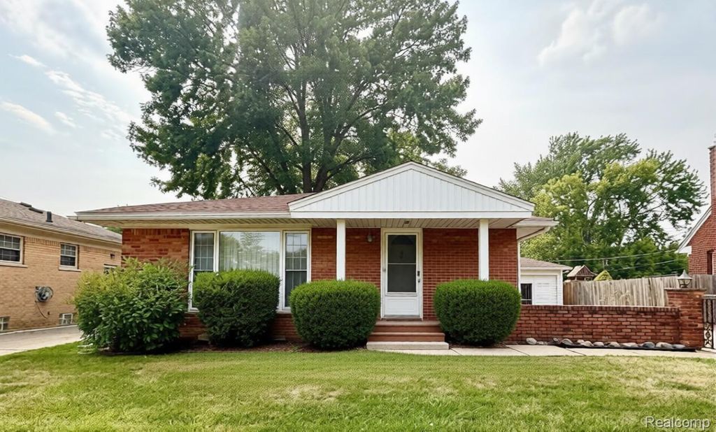 24255 Flower Avenue, Eastpointe city