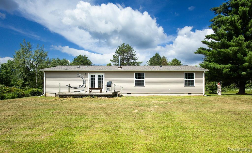 2649 Brown Road, Watertown township