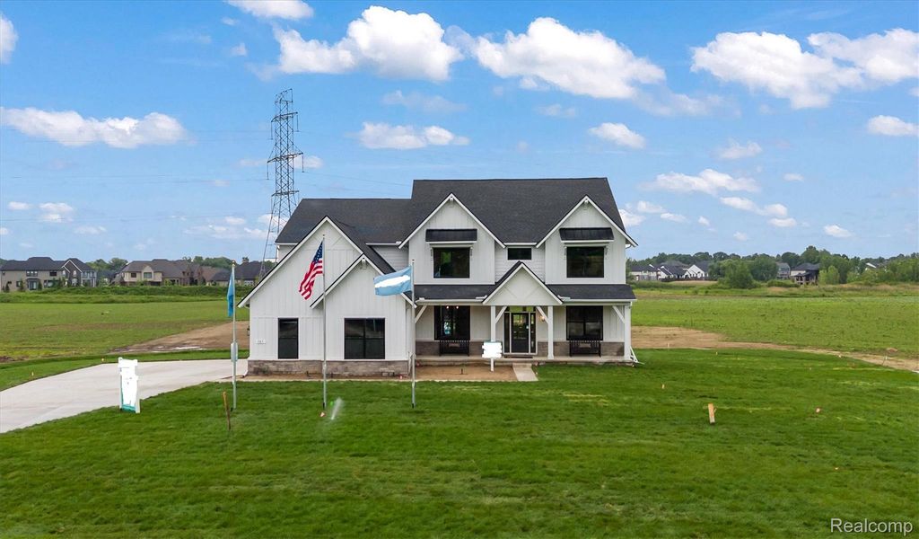 987 Buell Road, Oakland charter township