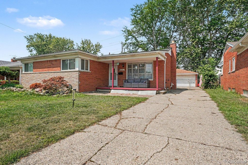 26751 Newport Avenue, Warren city