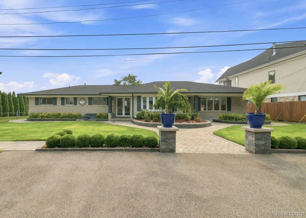 49860 Miller Court, Chesterfield township