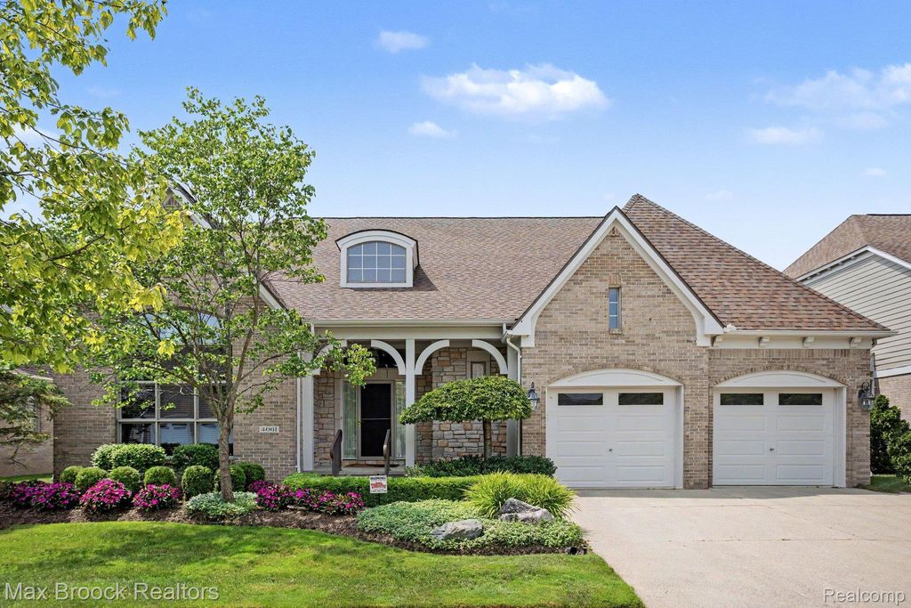 4061 Chatfield Lane, Troy