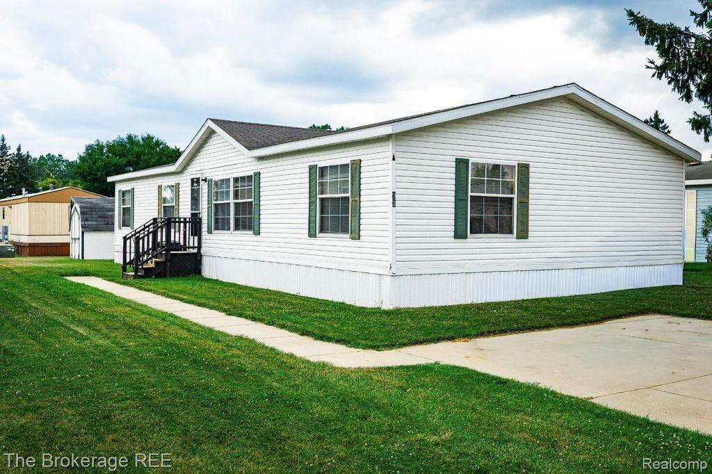 93 Woodcrest, Swartz Creek city